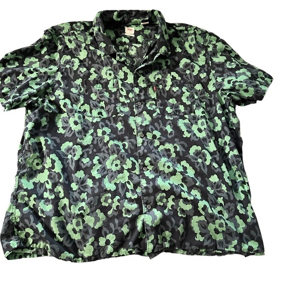 Levi's Other - Levi's men's XXL relaxed fit blue floral button down short sleeve